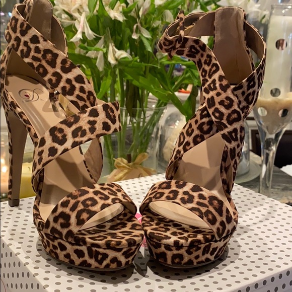 Heels - Picture 2 of 2